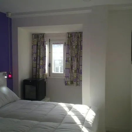 Golden Tram 242 Suites&hostel *