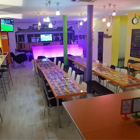 Golden Tram 242 Suites&hostel