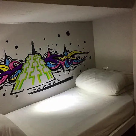 Hostel Golden Tram 242 Suites&hostel *