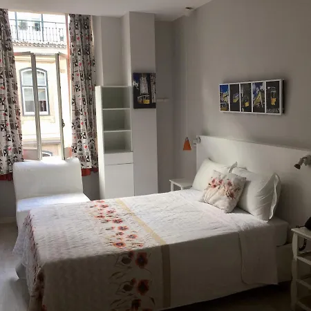 Hostel Golden Tram 242 & Lissabon