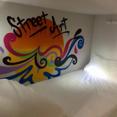 Hostel Golden Tram 242 & Lissabon