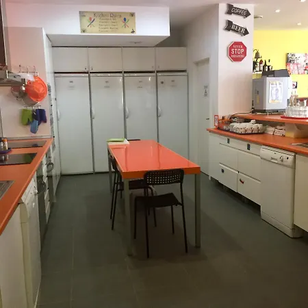 Hostel Golden Tram 242 Suites&hostel