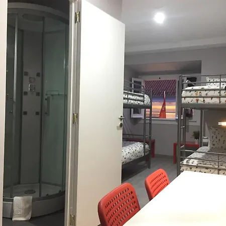 Golden Tram 242 Suites&hostel Lissabon
