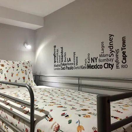 Golden Tram 242 Suites&hostel Hostel *