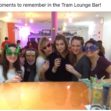 Golden Tram 242 Suites&hostel