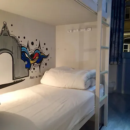 Golden Tram 242 Suites&hostel *