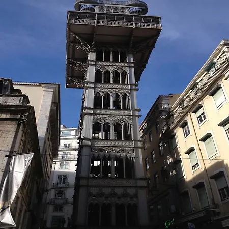 Hostel Golden Tram 242 &