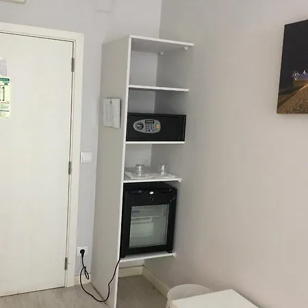 Golden Tram 242 & Хостел *