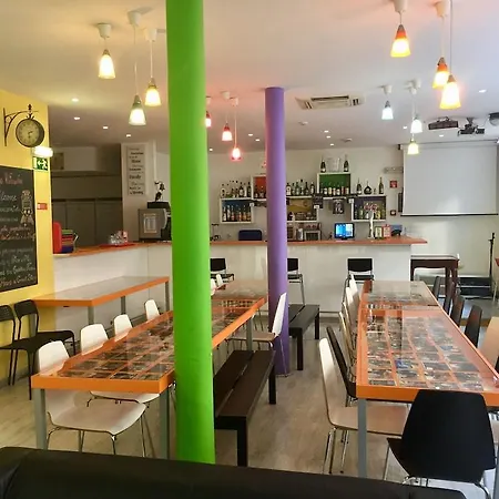 Golden Tram 242 & 호스텔