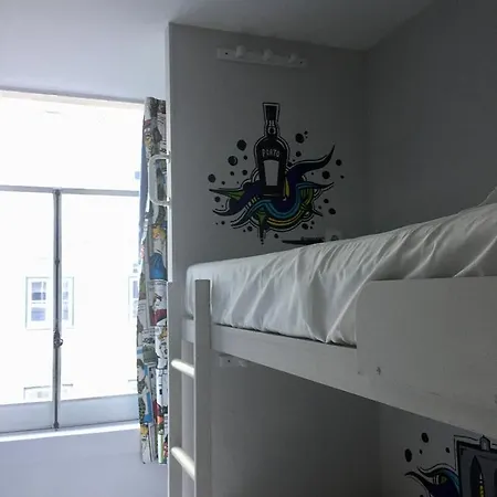 Golden Tram 242 & Хостел *