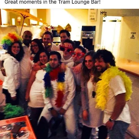 Golden Tram 242 & 호스텔 *