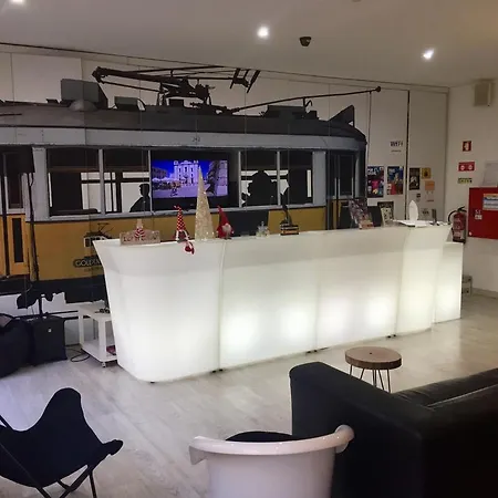 Auberge de jeunesse Golden Tram 242 &