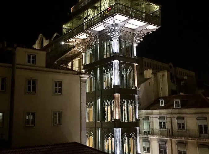 Hostel Golden Tram 242 &