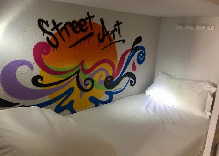 Hostel Golden Tram 242 & Lizbona